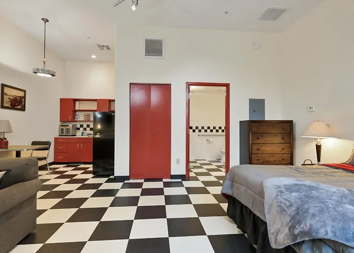 Brunswick 101 Apartment